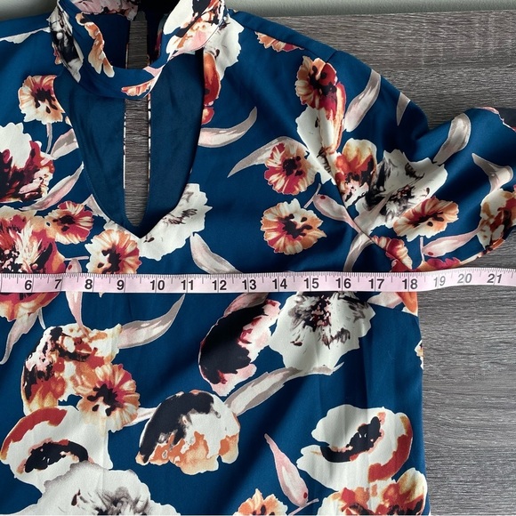 SKIES are Blue Floral Bell Sleeve Dress Key Hole Detail Women's Size Small - Picture 11 of 12